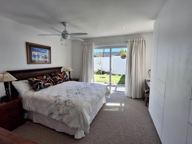 3 Bedroom Property for Sale in Lampiesbaai Western Cape